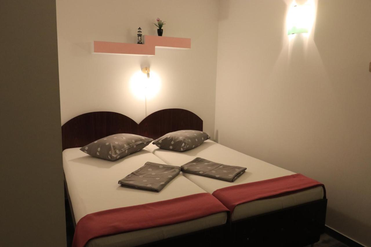 ホテル Casa David スリナ 部屋 写真